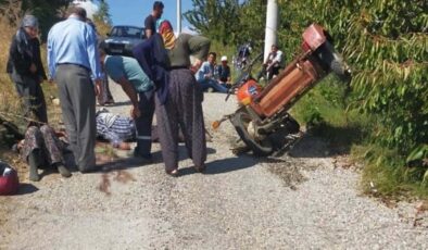 Manisa’da sepetli motosiklet şarampole devrildi