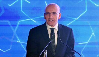 Mehmet Şimşek: Türkiye, 2024’te üç büyük kuruluştan not artırımı alan tek ülke