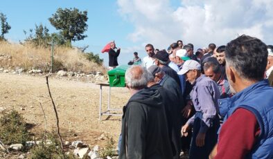 Mersin’de komşularının öldürdüğü aile toprağa verildi