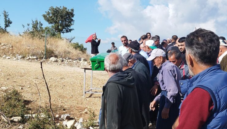 Mersin’de komşularının öldürdüğü aile toprağa verildi