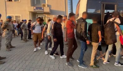 Mersin’de teknede 50 kaçak göçmen yakalandı