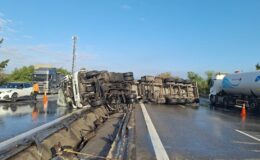 Sakarya’da glikol yüklü tanker devrildi