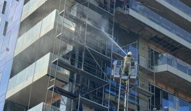 Sarıyer’de otel inşaatında yangın: İşçiler iskeleden atladı