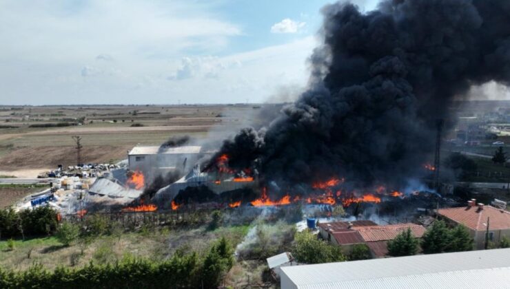 Tekirdağ’da kimyasal fabrika yangını dron ile görüntülendi