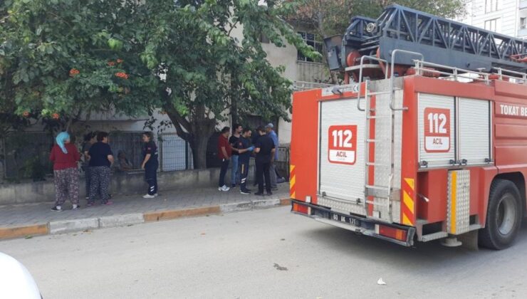 Tokat’ta oğlu evi yaktı, annesi göz yaşlarıyla yanan evi izledi