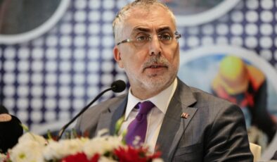 Vedat Işıkhan: Hedefimiz işsizlik oranını tek hanede tutmak