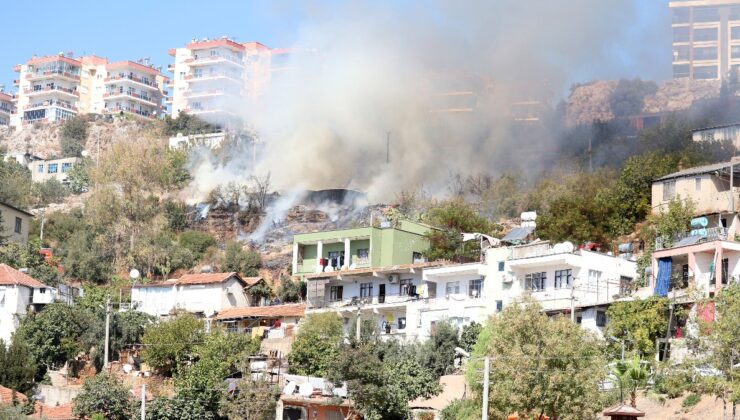 Antalya’da ağılda çıkan yangın korkuttu