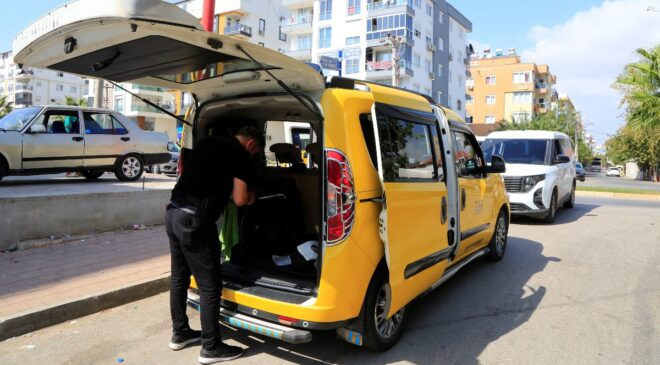 Antalya’da araması olan taksi şoförü polise yakalandı