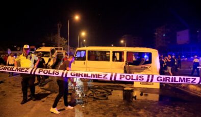 Antalya’da düğün dönüşü kaza: 22 yaralı