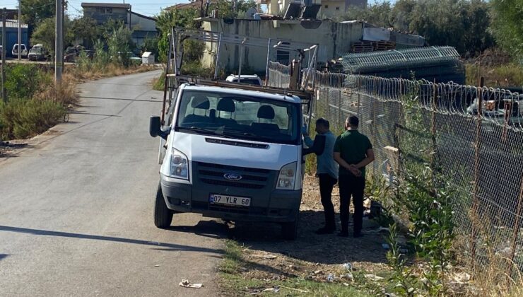 Antalya’da eski iş yerinden aldığı kamyonet ve motosikletle gece turu yaptı