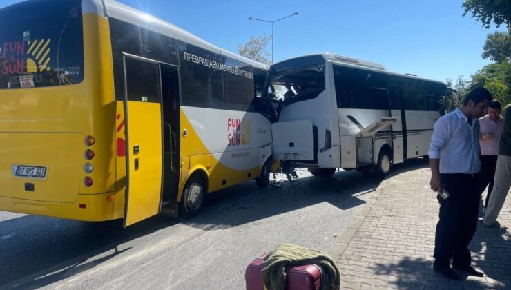 Antalya’da feci kaza: Tur midibüsleri çarpıştı