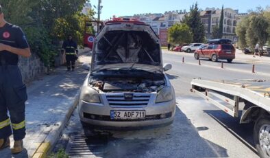 Antalya’da seyir halindeki otomobilde yangın