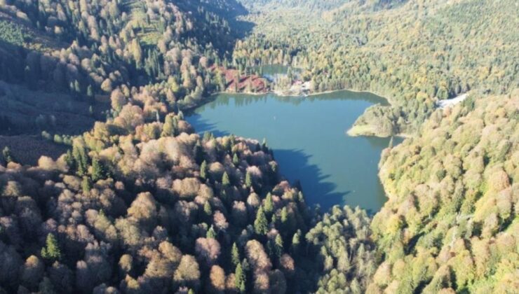 Artvin Borçka Karagöl sonbaharın renklerine büründü