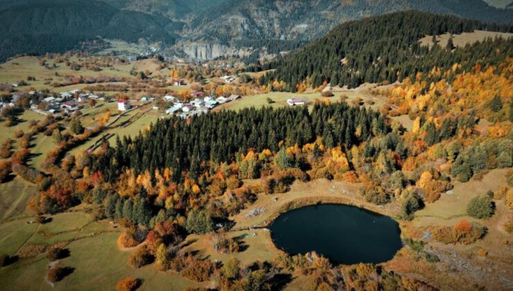 Artvin Rutav Gölü sonbahar renklerine büründü