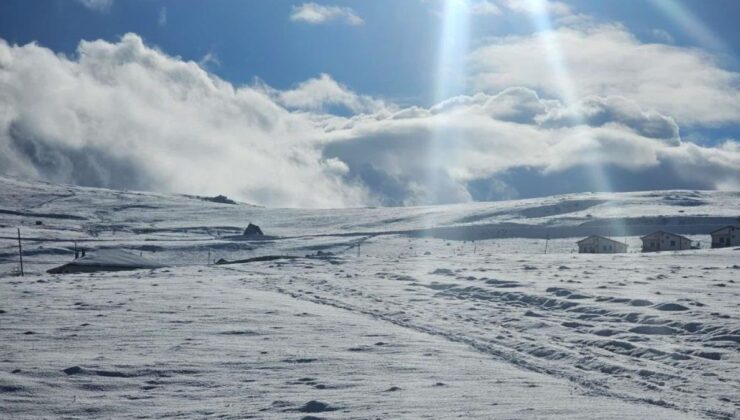 Bayburt’un köylerinde kar yağışı