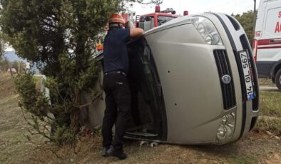 Bolu’da kontrolden çıkan otomobil devrildi: 2 yaralı