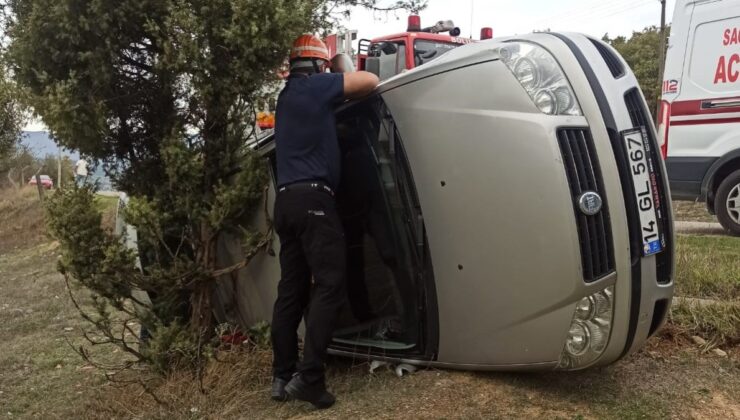 Bolu’da kontrolden çıkan otomobil devrildi: 2 yaralı