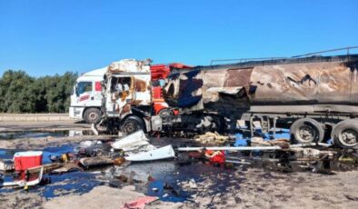 Hatay’da yanan tankerden litrelerce ham petrol yola döküldü