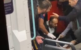 İstanbul’da yolun karşısına geçerken tramvay çarptı