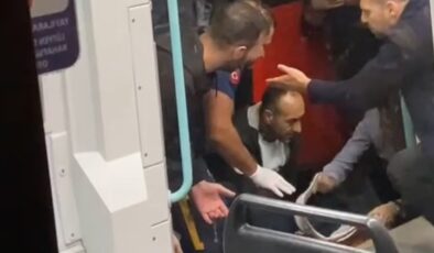 İstanbul’da yolun karşısına geçerken tramvay çarptı