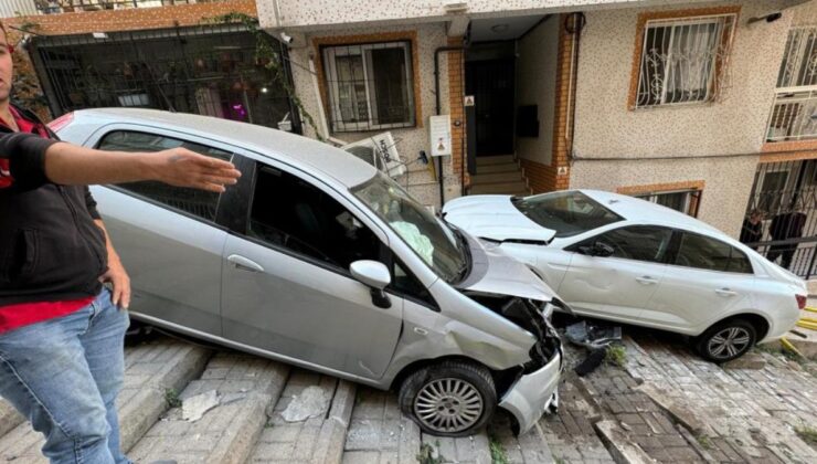 İzmir’de alkollü sürücünün otomobili ile çarptığı araç merdivene düştü