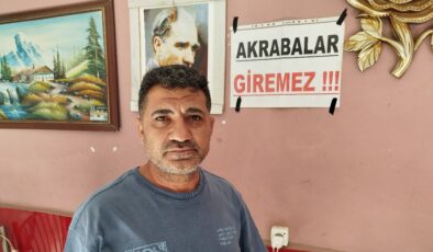 İzmir’de bedavacı akrabalarına kızdı: Dükkanına ‘Akrabalar giremez’ pankartı astı