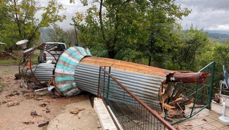 Karabük’te fırtına sonrası caminin minaresi yıkıldı