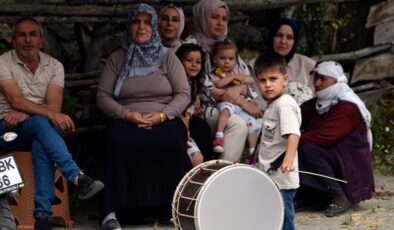 Kastamonu’da küçük davulcu, köy düğünlerin vazgeçilmezi oldu