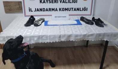 Kayseri’de ayakkabıya gizlenmiş 1 kilo uyuşturucu bulundu