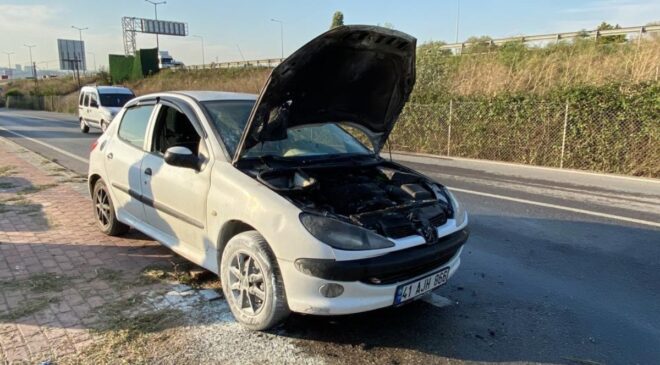 Kocaeli’de yanan aracı küle dönmeden kurtardı