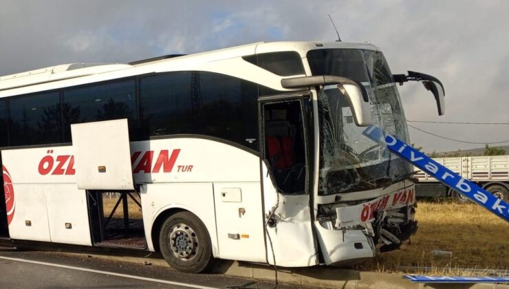 Malatya’da yolcu otobüsü ile traktör çarpıştı: 1 ölü