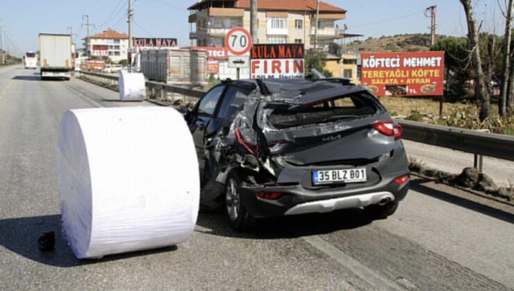 Manisa’da kağıt bobini otomobilin üzerine düştü