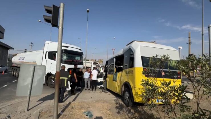 Mardin’de tanker ile şehir içi minibüsü çarpıştı: 1 yaralı