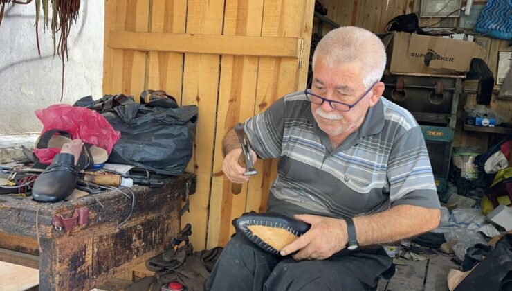 Osmaniye’de depremzede esnaf, kirayı yüksek bulunca kulübeden iş yeri yaptı