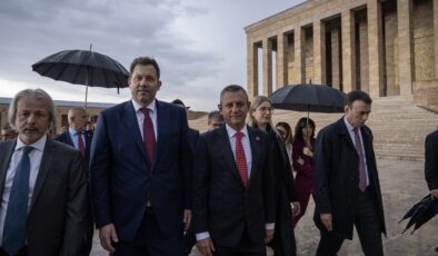 Özgür Özel ile SPD Eş Genel Başkanı Lars Klingbeil’den Anıtkabir’e ziyaret