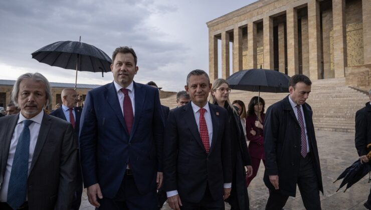 Özgür Özel ile SPD Eş Genel Başkanı Lars Klingbeil’den Anıtkabir’e ziyaret