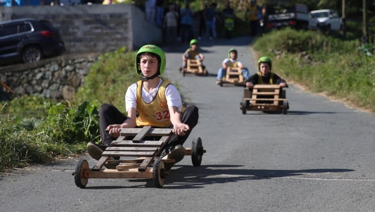 Rize’de tahta arabalarla Laz Ralli şenliği