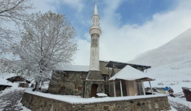 Rize’nin yüksek kesimleri beyaza büründü