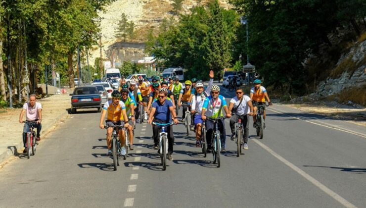 Şanlıurfa’da hobi amaçlı başladığı bisiklette yüzlerce kişiye örnek oldu