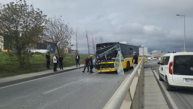 Sultangazi’de 2 İETT otobüsü çarpıştı: 2 yaralı