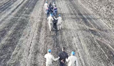 Tekirdağ’da jandarmadan kaçan göçmenler tarlada yakalandı