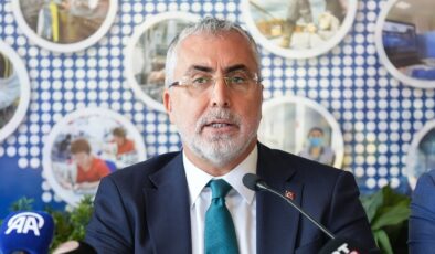 Vedat Işıkhan: İşsizlik oranımız son 15 aydır tekli hanelerde