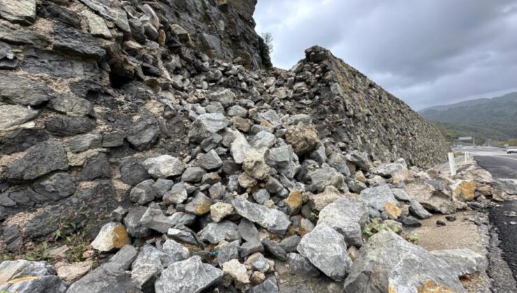 Zonguldak’ta aşırı yağışlar istinat duvarını yıktı