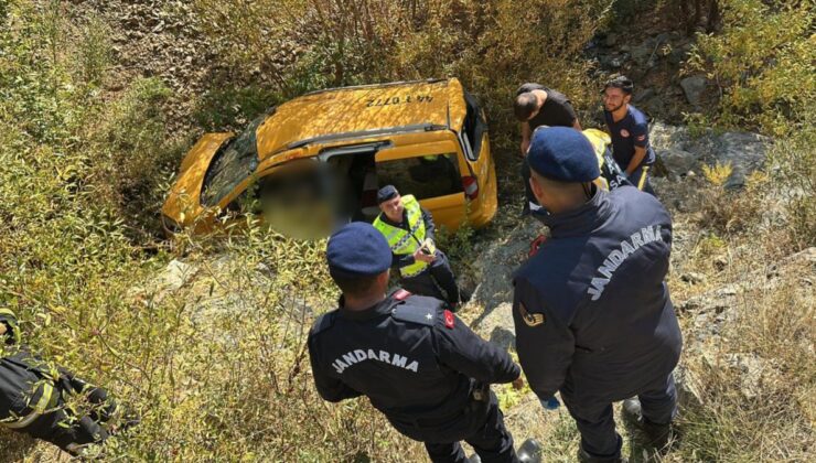 Adıyaman’da yoldan çıkan otomobil şarampole uçtu: 2 ölü