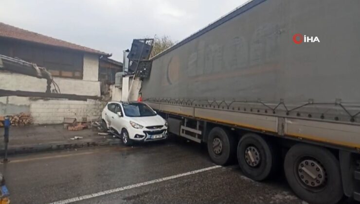 Ankara’da kontrolden çıkan tır tavukçuya daldı