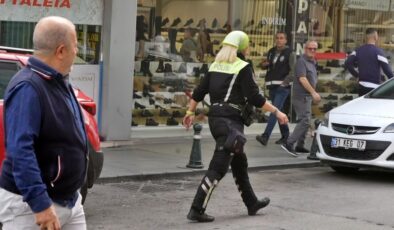 Antalya’da kadın polisten takdirlik hareket