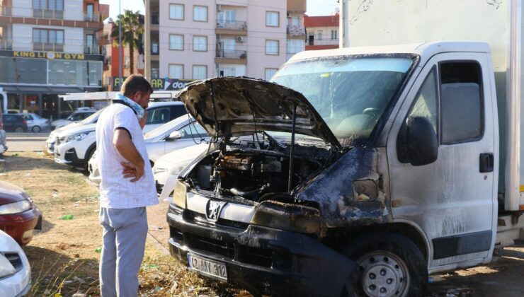 Antalya’da kontağı çevirdi, kamyoneti alev alev yandı