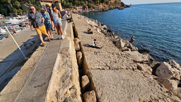 Antalya’da yat limanı iskelesi 15 derece eğildi