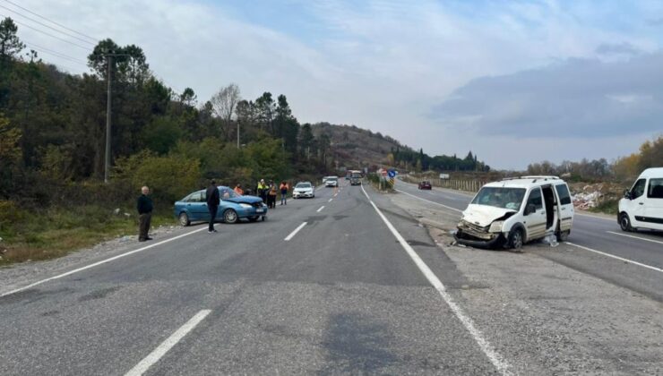 Bartın’da hafif ticari araçla otomobil çarpıştı: 7 yaralı