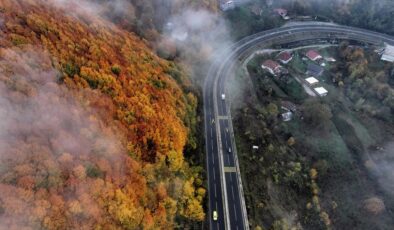 Bolu Dağı’ndan geçen sürücüler mola yerlerinde zirveden manzarayı izliyor